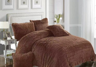 Fluffy duvet with 2 pillow cases, bedsheet and 2 cushions